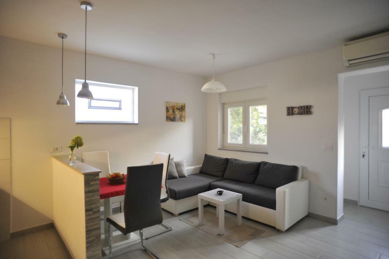 Apartment Stefania Ровинь Экстерьер фото